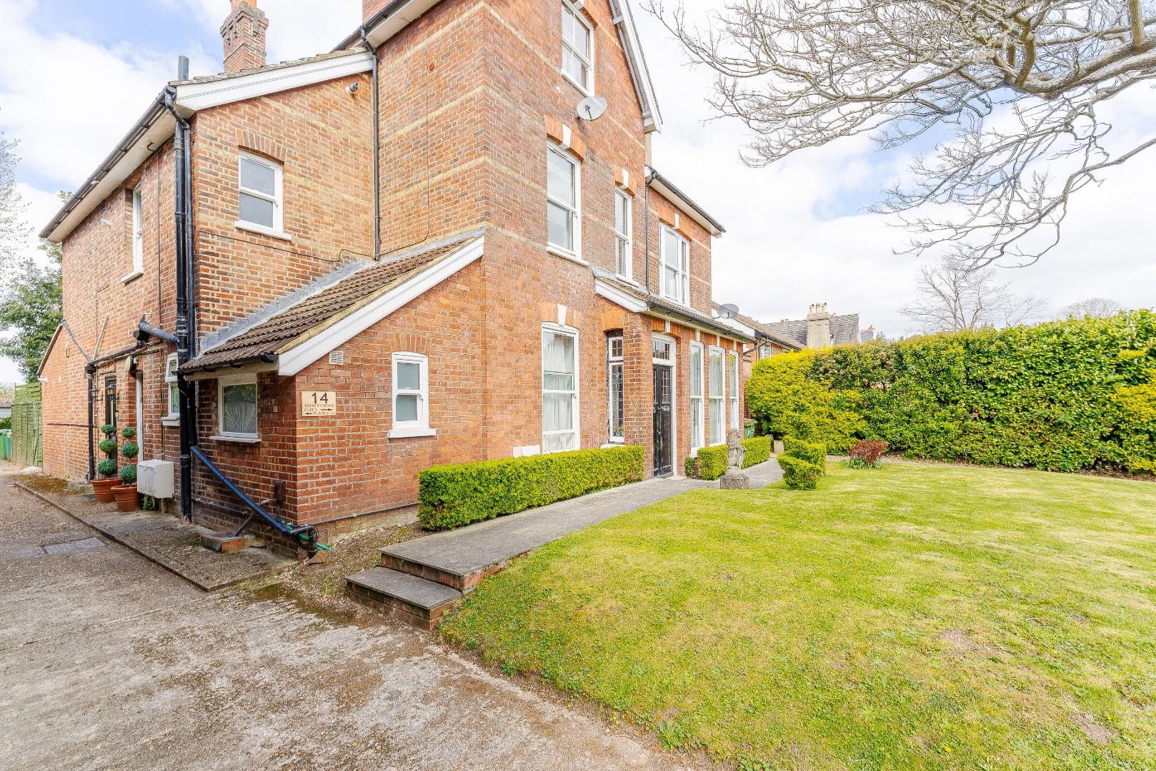 2 bedroom Flat, Stanley Road, Sutton The Personal Agent